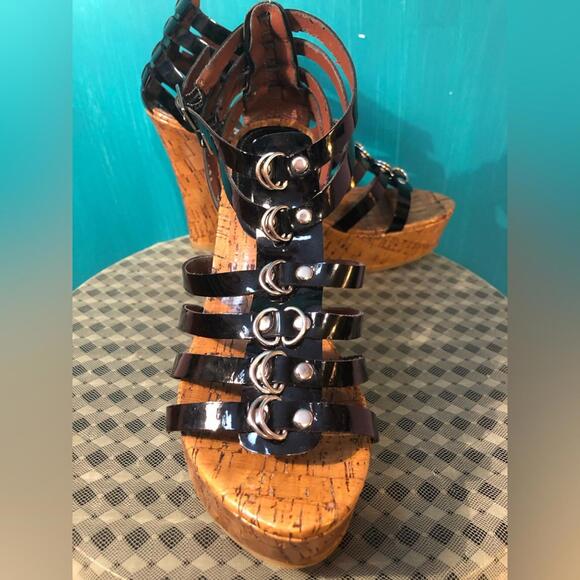 8.5 Steve Madden Black Gladiator Metal Loop Wedge Heels - Picture 3 of 9